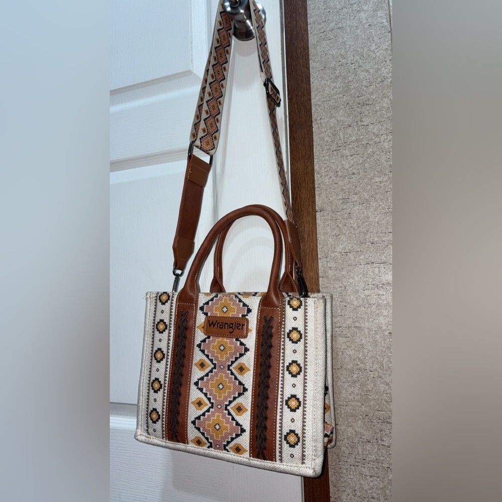 Wrangler Women's Geometric Brown and Cream Crossbody Bag